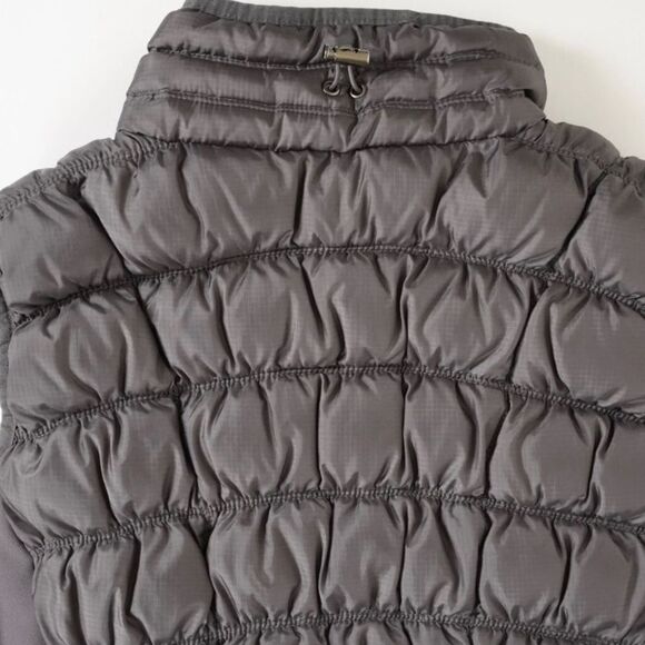 Michael Kors Women's Puffer Vest
Full Zip Up Lightweight - Picture 6 of 11